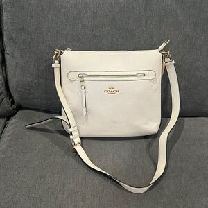 Coach Mae Pebble Leather Crossbody (34823)